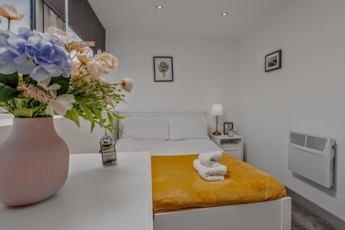 Sleeps 5 L Wifi L Contractors L 2Br With View Appartement Yeadon Buitenkant foto